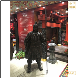 景區拿劍槍人物銅雕塑